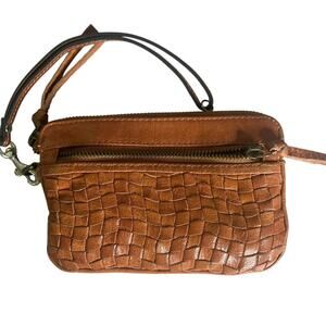 Day & MOOD Bailee Wallet Wristlet Genuine Soft Leather Chestnut Tan Zip Pocket
